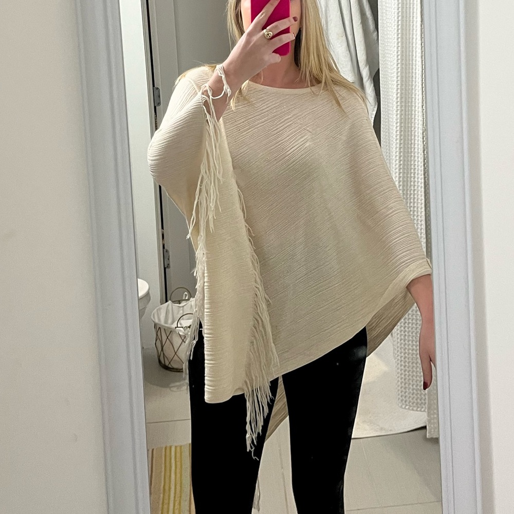 Poncho/Shawl - Picture 3 of 4